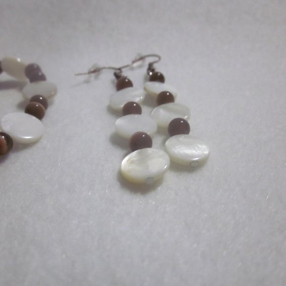 Handmade Brown and Cream Stretch Bracelet & Earring Set - Picture 5 of 7